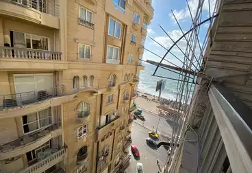 Apartments For sale - 2 rooms - floor 9