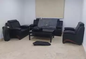مكاتب للإيجار - 5 غرف - بالدور 1