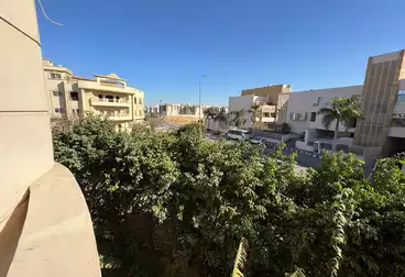 شقق للبيع - 3 غرف - بالدور 1