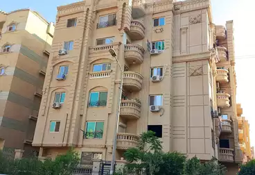 شقق للبيع - 5 غرف - بالدور 0