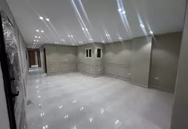 مكاتب للإيجار - 5 غرف - بالدور 1