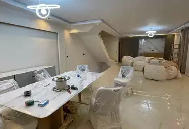توين هاوس للبيع - 4 غرف