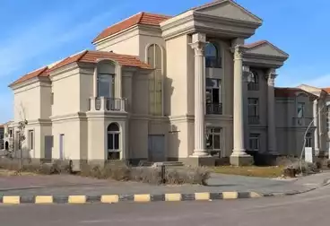 عقارات للبيع - 6 غرف