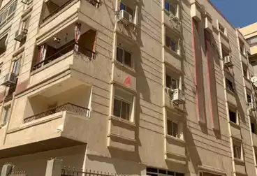 شقق للبيع - 3 غرف - بالدور 1