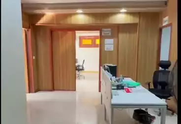 Offices For rent - 3 rooms - floor 2
