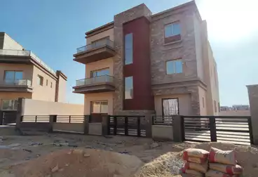 تاون هاوس للبيع - 5 غرف