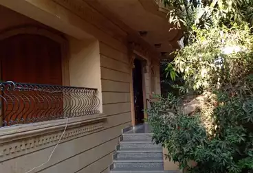 فيلا منفصلة للبيع - 9 غرف