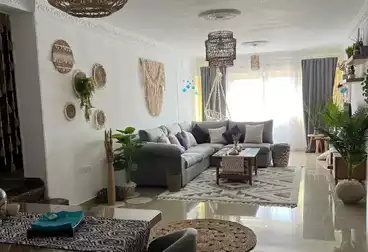 Furnished Apartment For sale - 3 rooms - floor 11