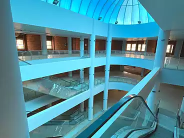 Medical For rent in Sixteenth Neighborhood, El Sheikh Zayed, 120 sqm