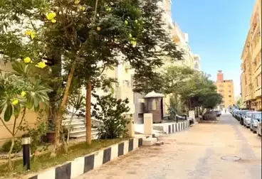 Apartment with Garden For sale - 3 rooms - floor 1