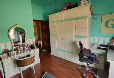 Apartments For sale - 5 rooms - floor 2