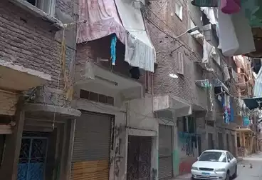 Building For sale - 4 rooms