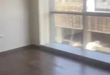 مكاتب للإيجار - 6 غرف - بالدور 3