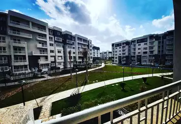 شقق للبيع - 4 غرف - بالدور 1