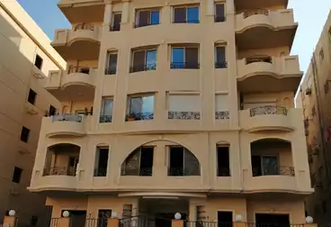 شقق للبيع - 3 غرف - بالدور 1