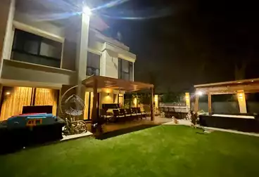 توين هاوس للبيع - 5 غرف