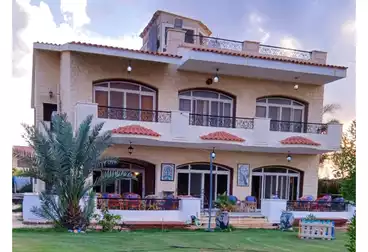 Garden Villa For sale - 8 rooms