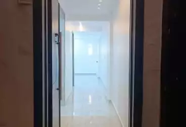 شقق للإيجار - 3 غرف - بالدور 8