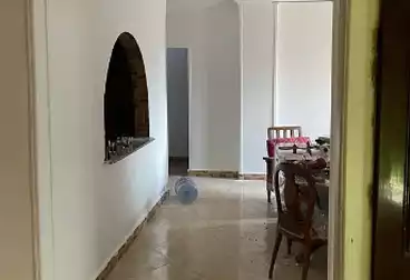 دور كامل للبيع - 4 غرف - بالدور 6