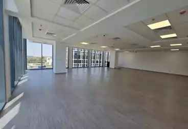 مكاتب للإيجار - 5 غرف - بالدور 2