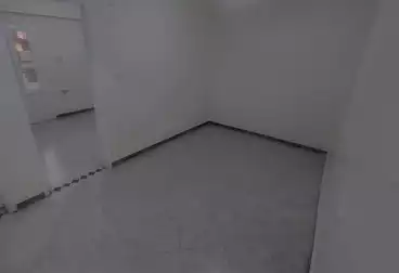 شقق للبيع - 3 غرف - بالدور 1