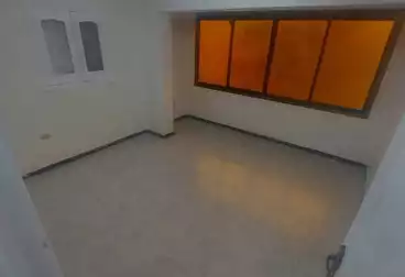 شقق للبيع - 3 غرف - بالدور 1