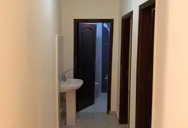 إداري للإيجار - 3 غرف - بالدور 1