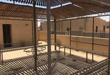 بنتهاوس للبيع - 2 غرف - بالدور 4