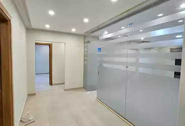 مقر إداري للإيجار - 3 غرف - بالدور 2