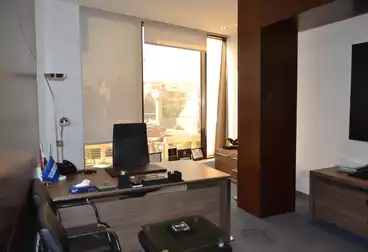 مقر إداري للإيجار - 8 غرف - بالدور 1