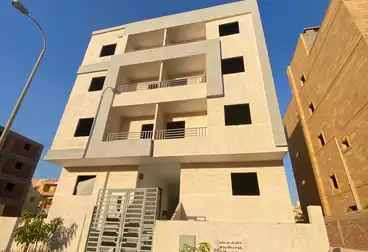 شقق للبيع - 3 غرف - بالدور 1