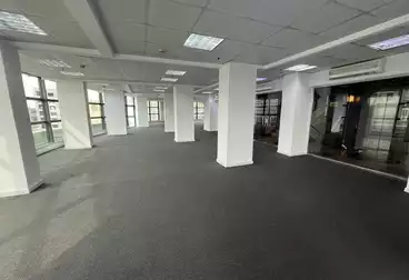 مقر إداري للإيجار - 7 غرف - بالدور 2