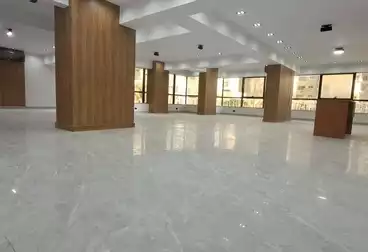 مكاتب للإيجار - 8 غرف - بالدور 3