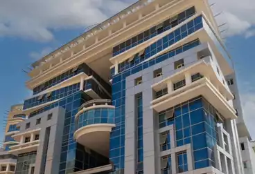 مكاتب للإيجار - 3 غرف - بالدور 3