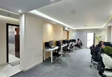 مقر إداري للإيجار - 4 غرف - بالدور 5