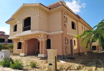 فيلا منفصلة للبيع - 5 غرف