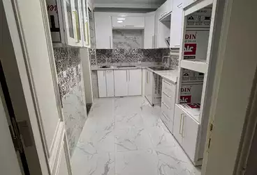 شقق للإيجار - 4 غرف - بالدور 1