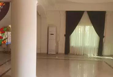 عقارات للإيجار - 20 غرف