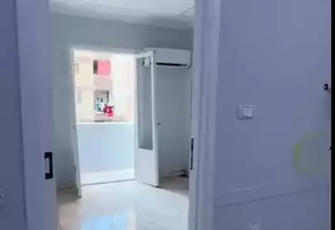 Apartments For sale - 2 rooms - floor 5