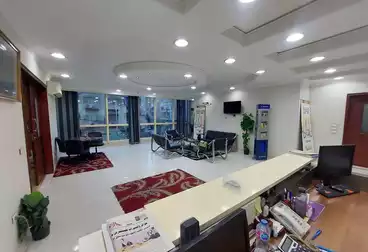 إداري للإيجار - 5 غرف - بالدور 4