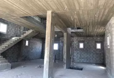 عقارات للبيع - 6 غرف