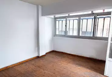 Apartments For sale - 3 rooms - floor 8