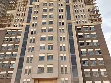 مكاتب للبيع - 4 غرف - بالدور 7