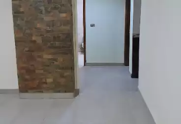 شقق للبيع - 3 غرف - بالدور 0