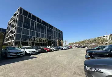 مكاتب للإيجار - 1 غرف - بالدور 1