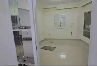 مكاتب للإيجار - 2 غرف - بالدور 3