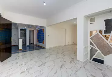 شقق للبيع - 2 غرف - بالدور 7