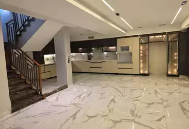 Town House For rent - 6 rooms