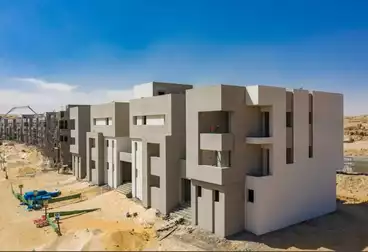 شقة بحديقة للإيجار - 3 غرف - بالدور 0