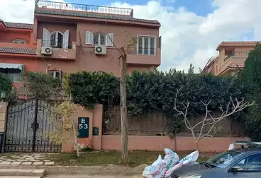 Villas For sale - 6 rooms